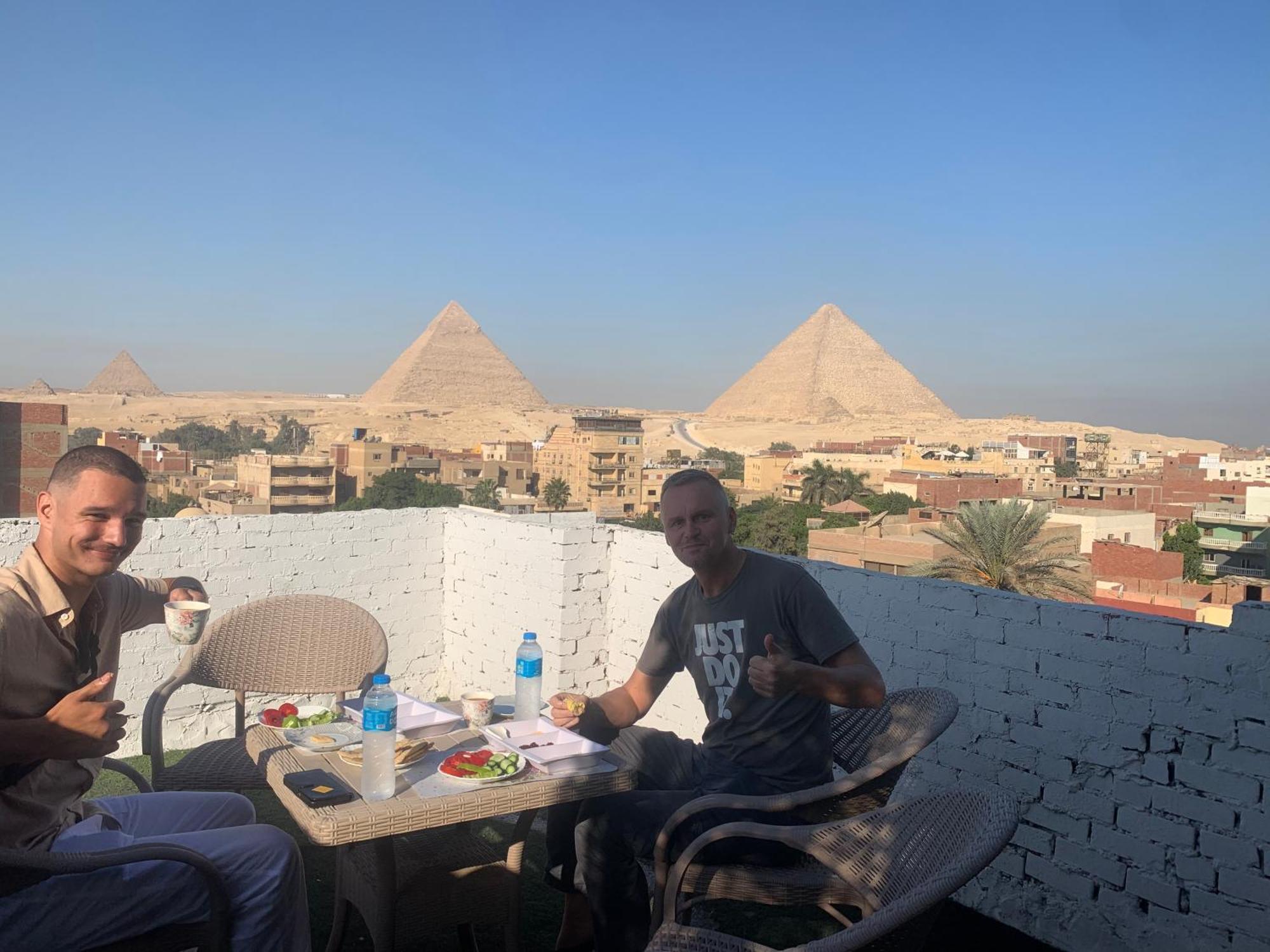 Loay Pyramids View Apartamento Cairo Exterior foto